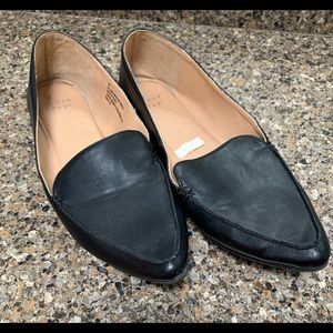 Loafers womans size 8 Black!